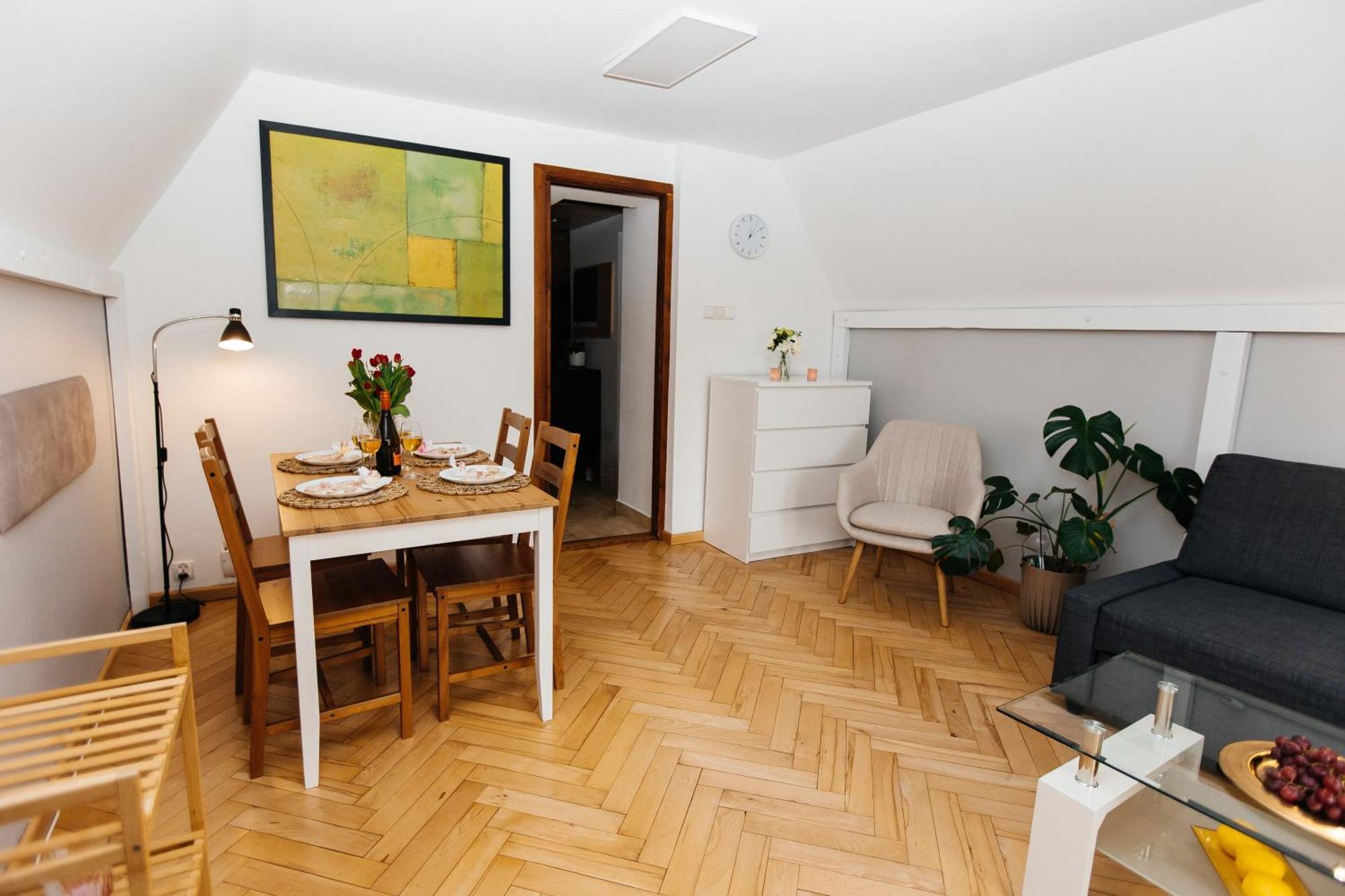 Maya's Flats & 23 Attic - Ogarna Old Town Gdańsk