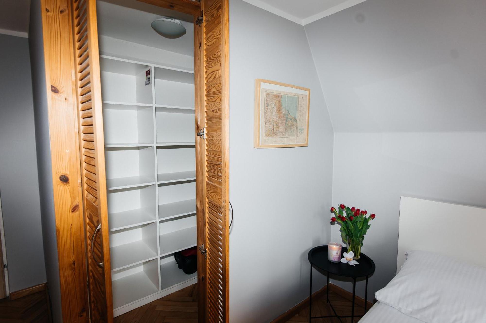 Maya's Flats & 23 Attic - Ogarna Old Town Leilighet