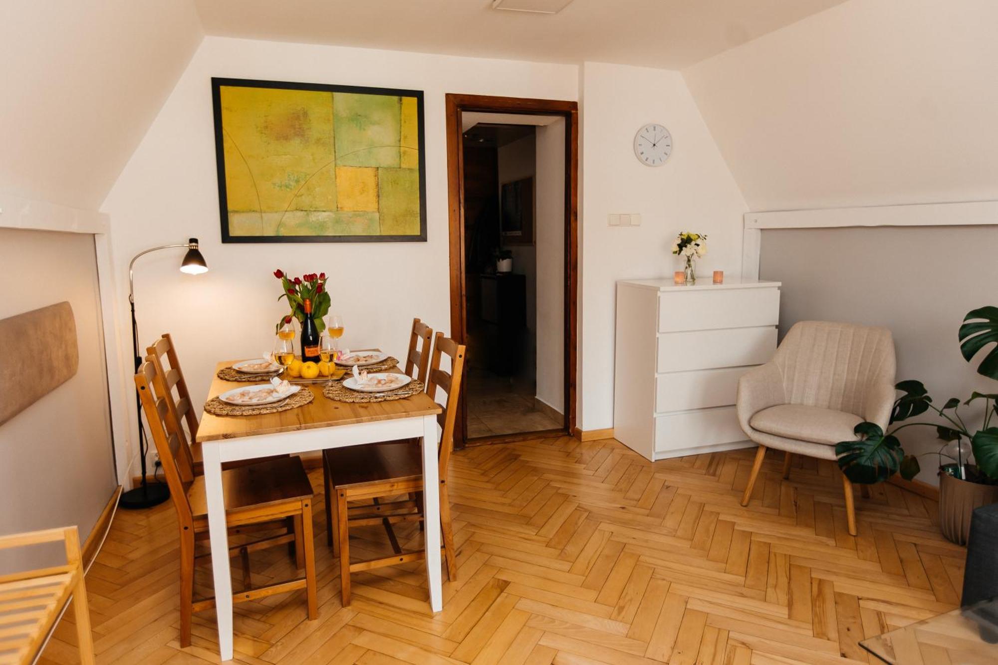 Maya's Flats & 23 Attic - Ogarna Old Town Gdańsk