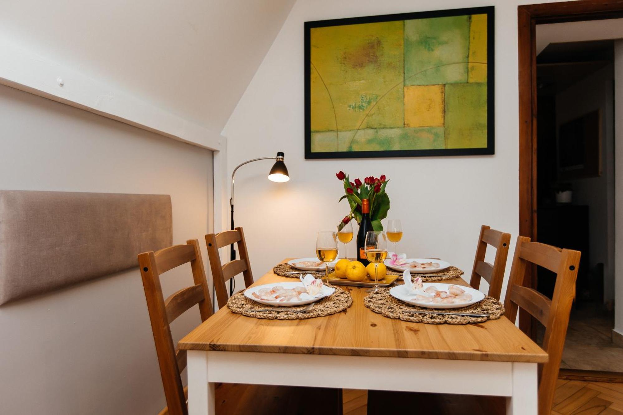 Leilighet Maya's Flats & 23 Attic - Ogarna Old Town *