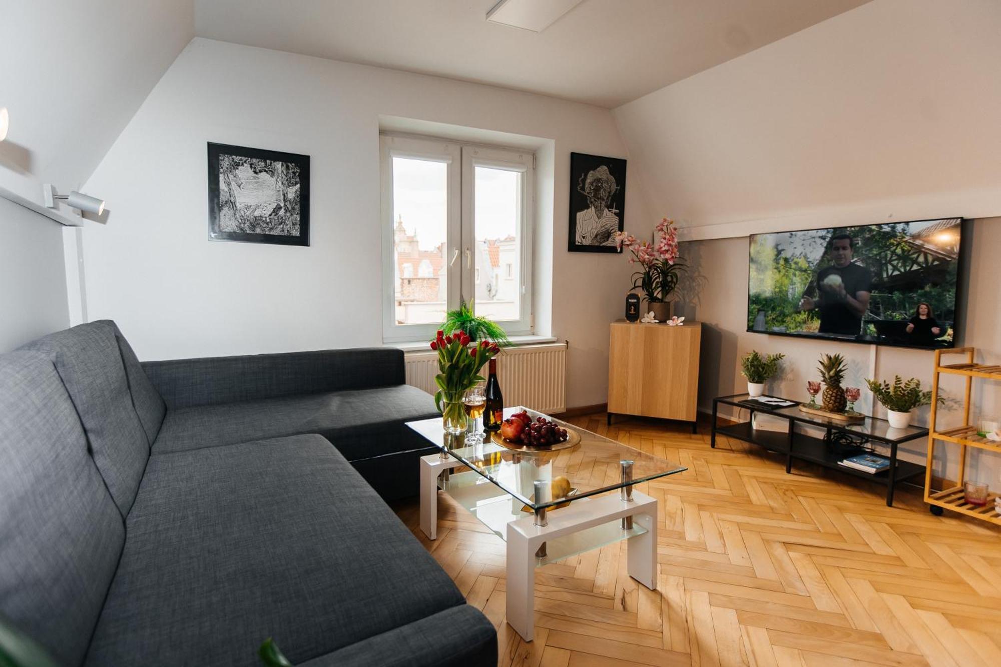 Maya's Flats & 23 Attic - Ogarna Old Town Leilighet *